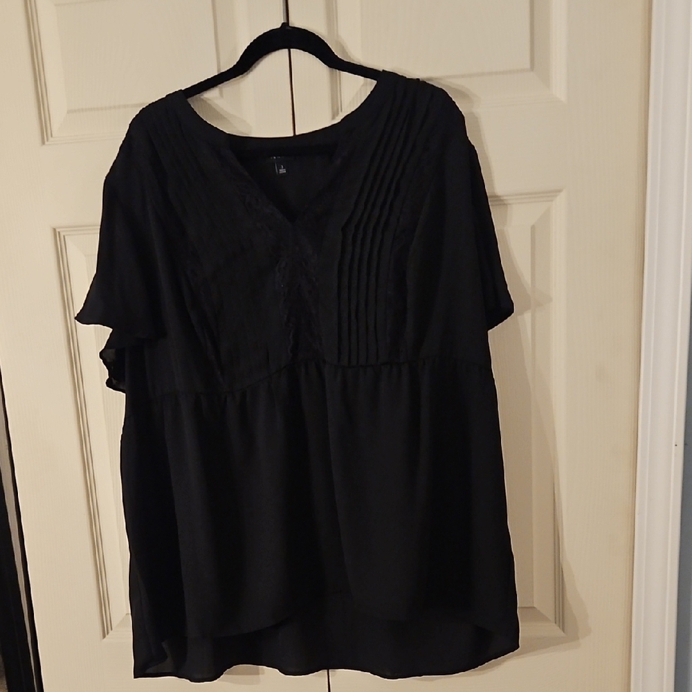 Torrid Black Pleated Short Sleeve Blouse
